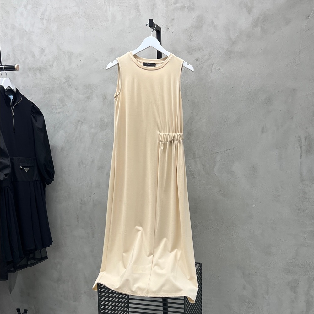 Elegant Cream Sleeveless Dress